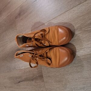 BANGS Orange-Brown Flower Sneakers